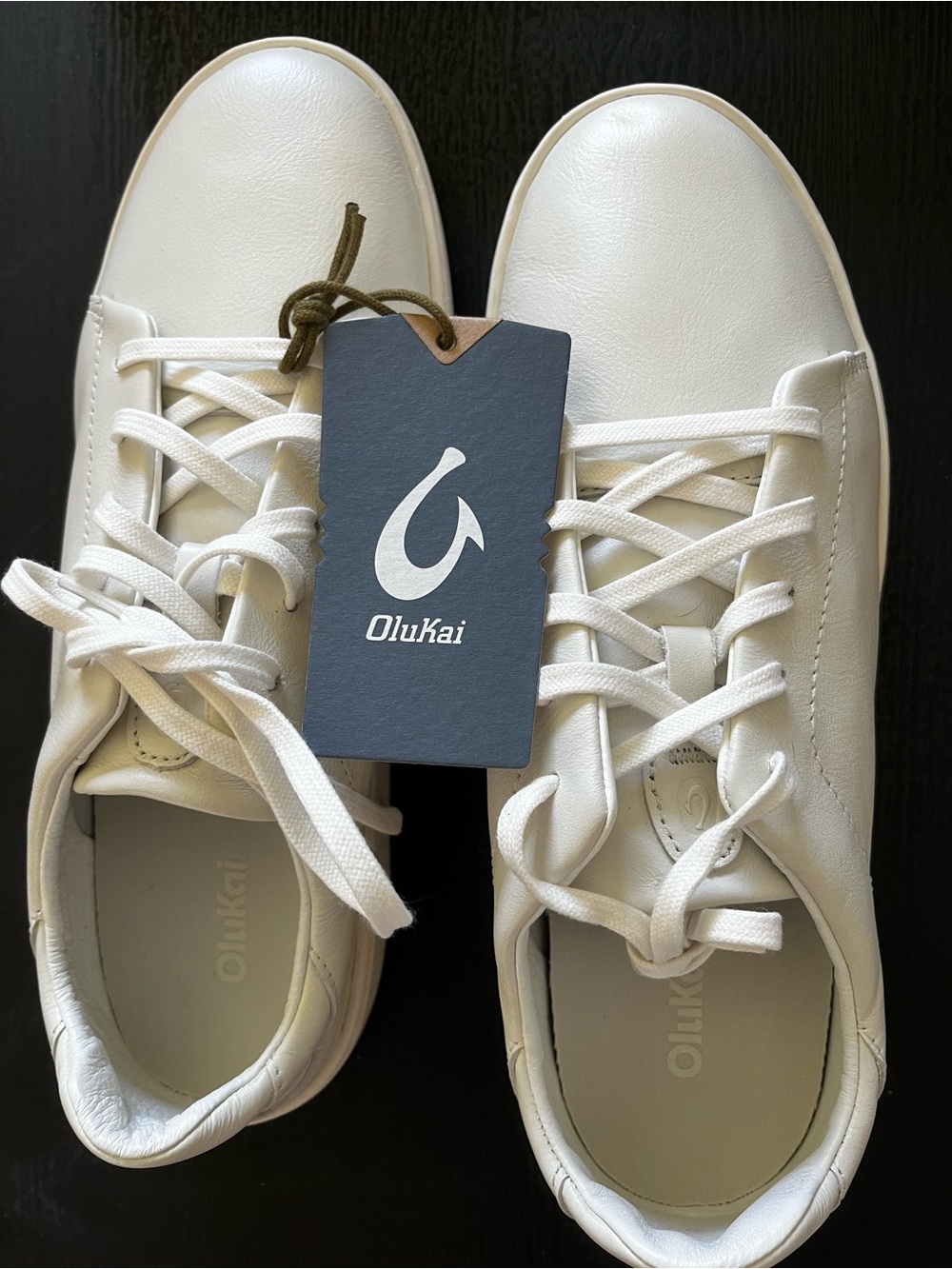 OluKai Women's White Leather Low-Top Sneakers